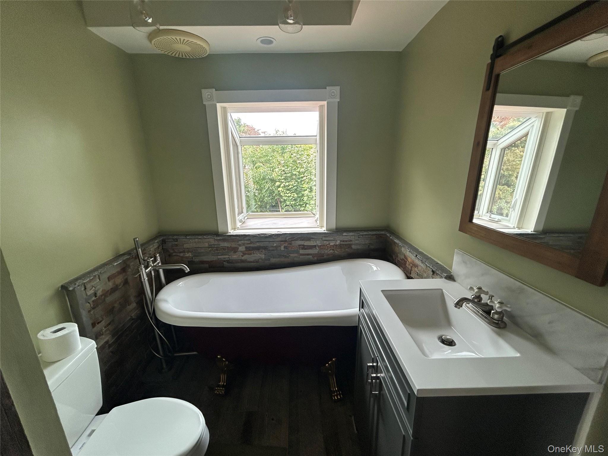 #9 photo, 140 E Marie Street, Hicksville , NY 11801