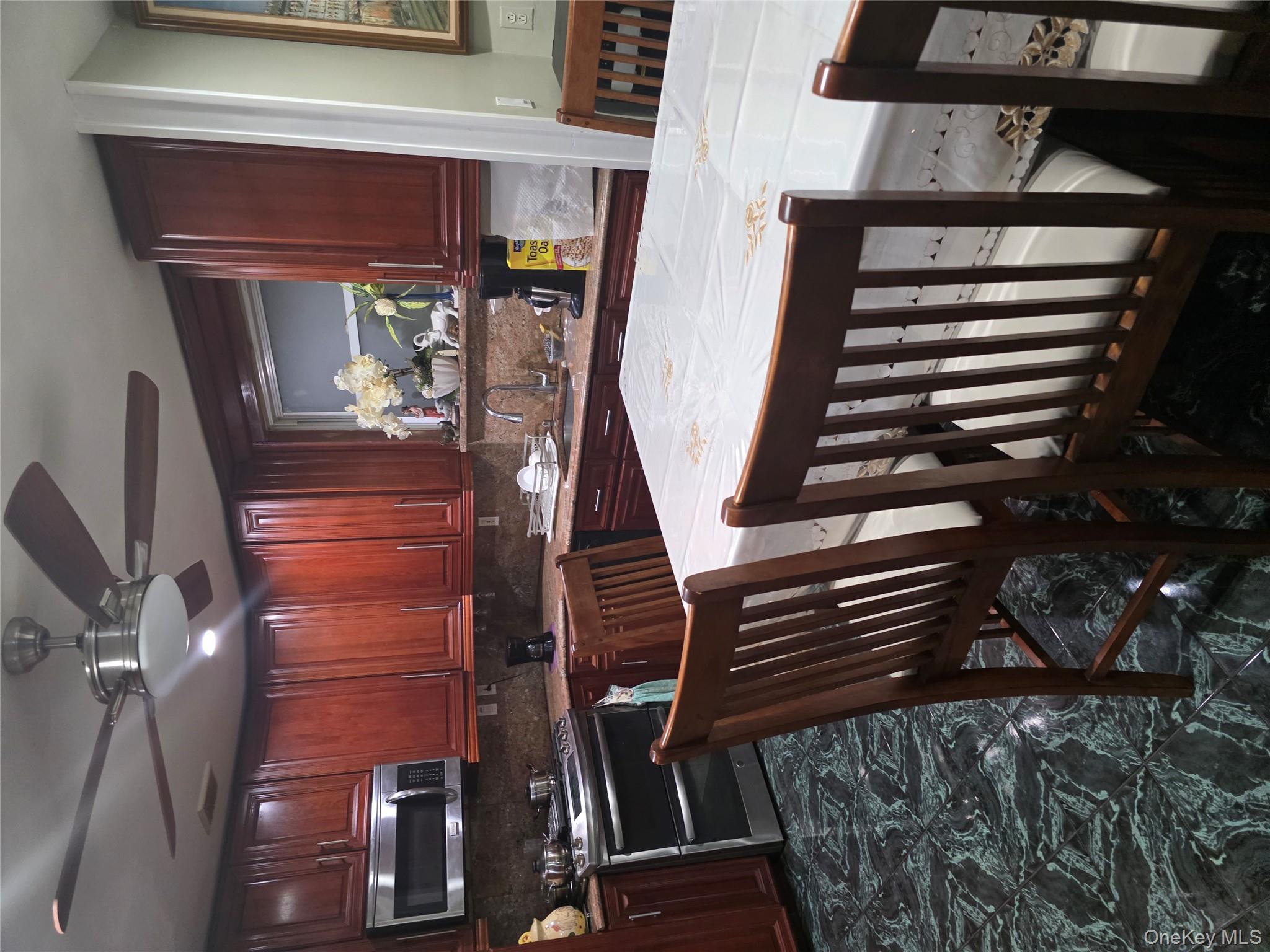 #4 photo, 4912 111 St, クイーンズ区 Corona , NY 11368