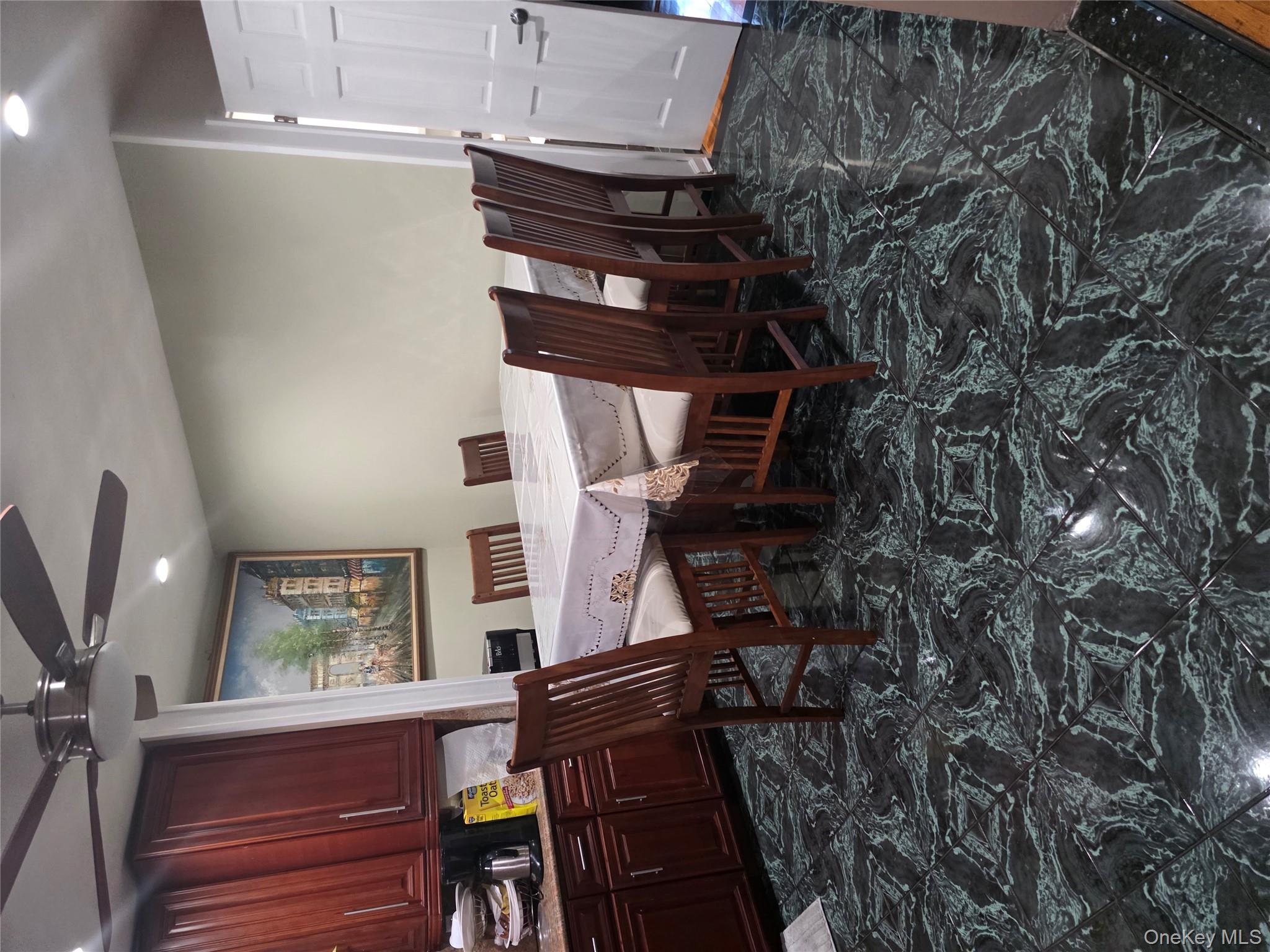 #5 photo, 4912 111 St, クイーンズ区 Corona , NY 11368