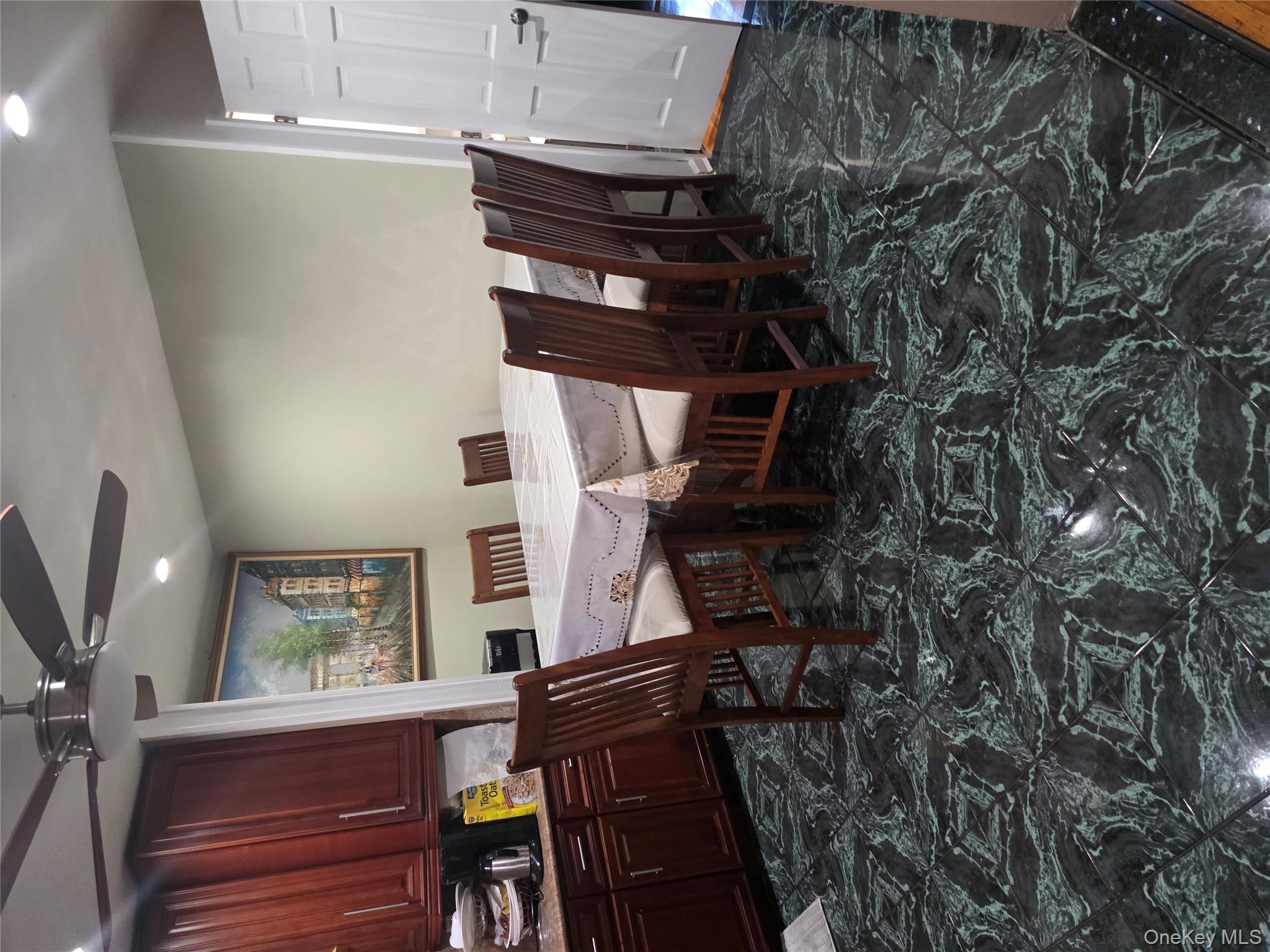 #6 photo, 4912 111 St, クイーンズ区 Corona , NY 11368