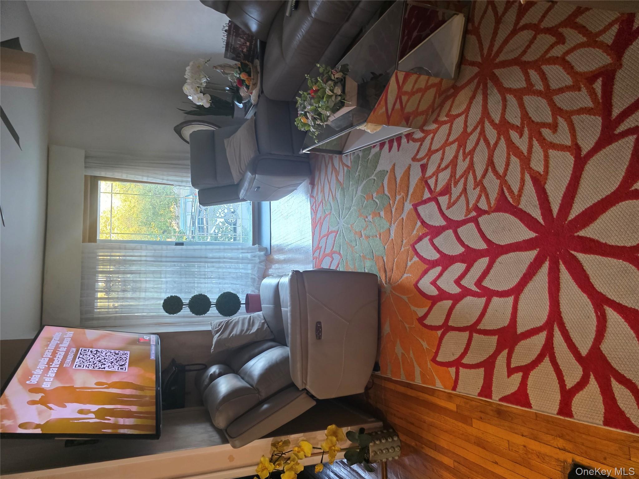 #7 photo, 4912 111 St, クイーンズ区 Corona , NY 11368