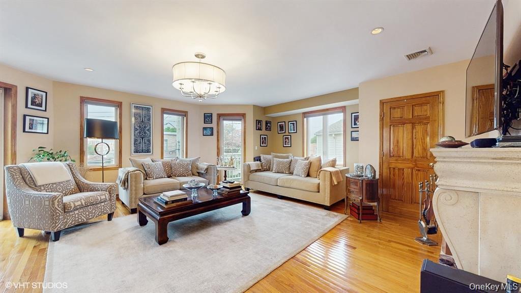 #15 photo, 64-13 72 St, Middle Village , NY 11379