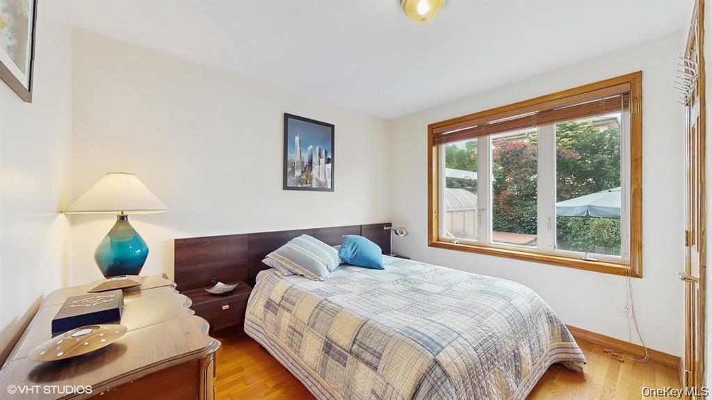 #16 photo, 64-13 72 St, Middle Village , NY 11379