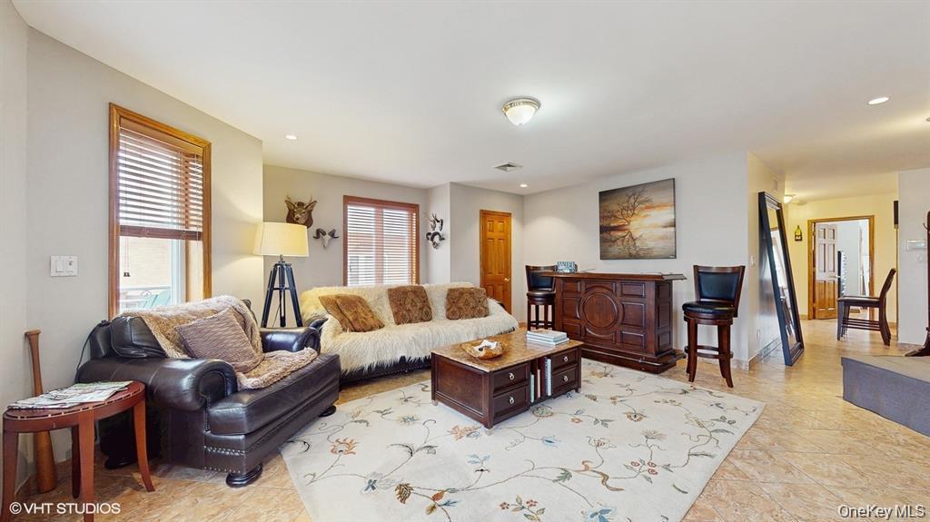 #7 photo, 64-13 72 St, Middle Village , NY 11379