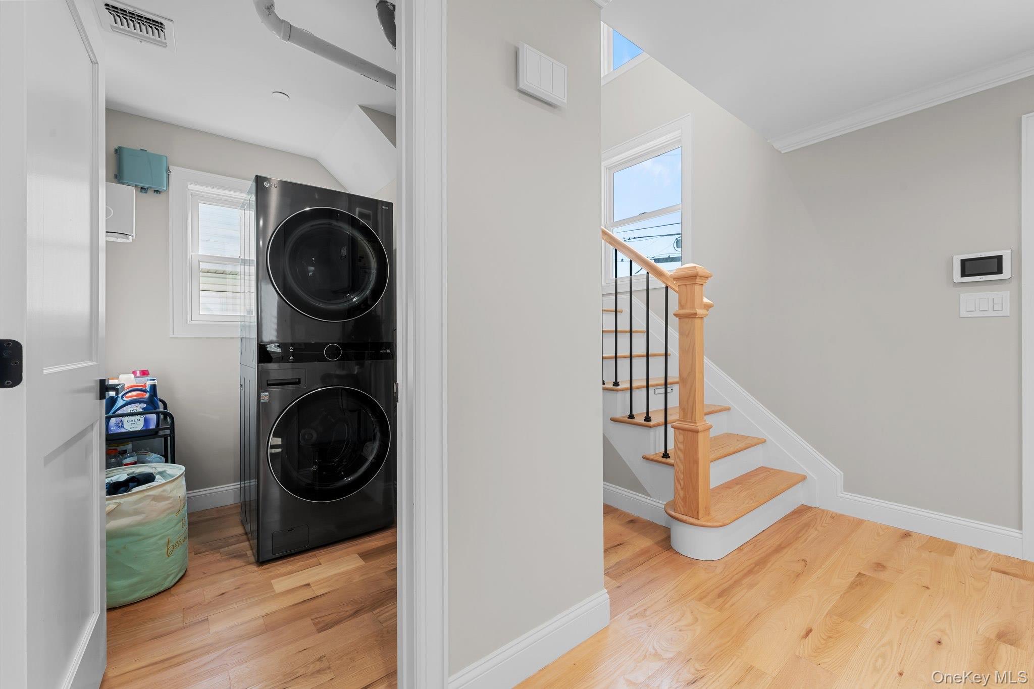 #11 photo, 914 Arctic Street, Lindenhurst , NY 11757