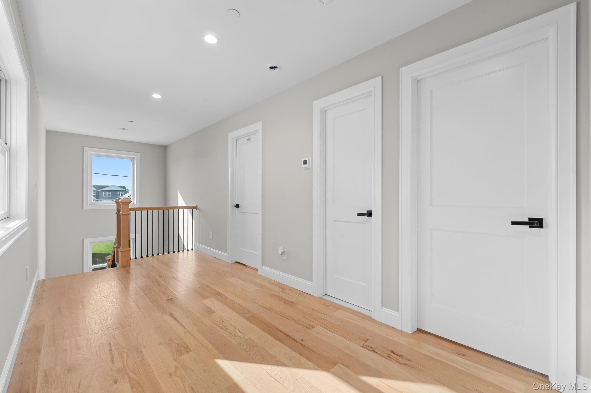 #15 photo, 914 Arctic Street, Lindenhurst , NY 11757