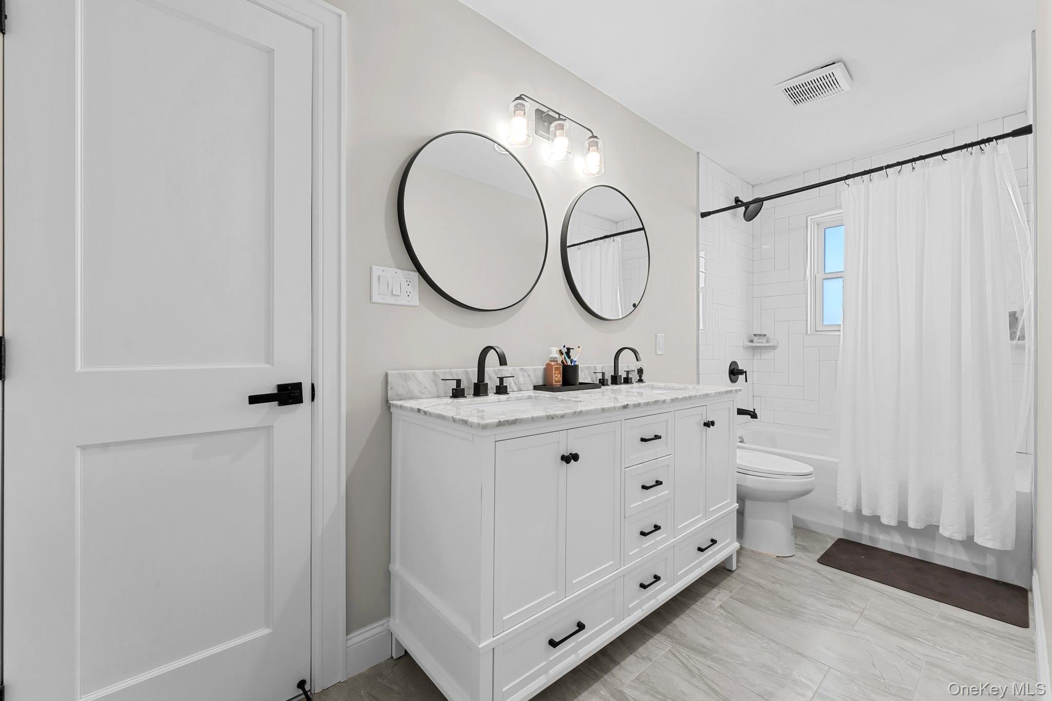 #17 photo, 914 Arctic Street, Lindenhurst , NY 11757