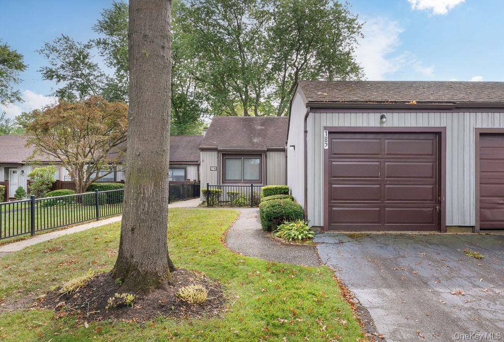 #17 photo, 182 Strathmore Gate Drive, 东长岛 Stony Brook , NY 11790