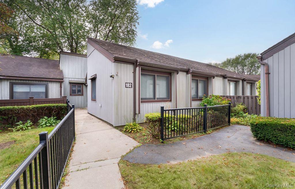 #2 photo, 182 Strathmore Gate Drive, 东长岛 Stony Brook , NY 11790