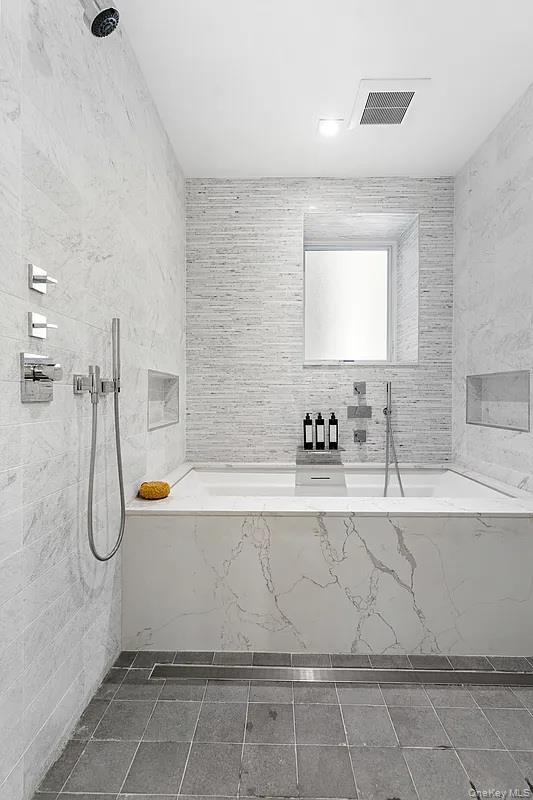 #18 photo, 135 E 38th Street, New York (Manhattan) , NY 10016