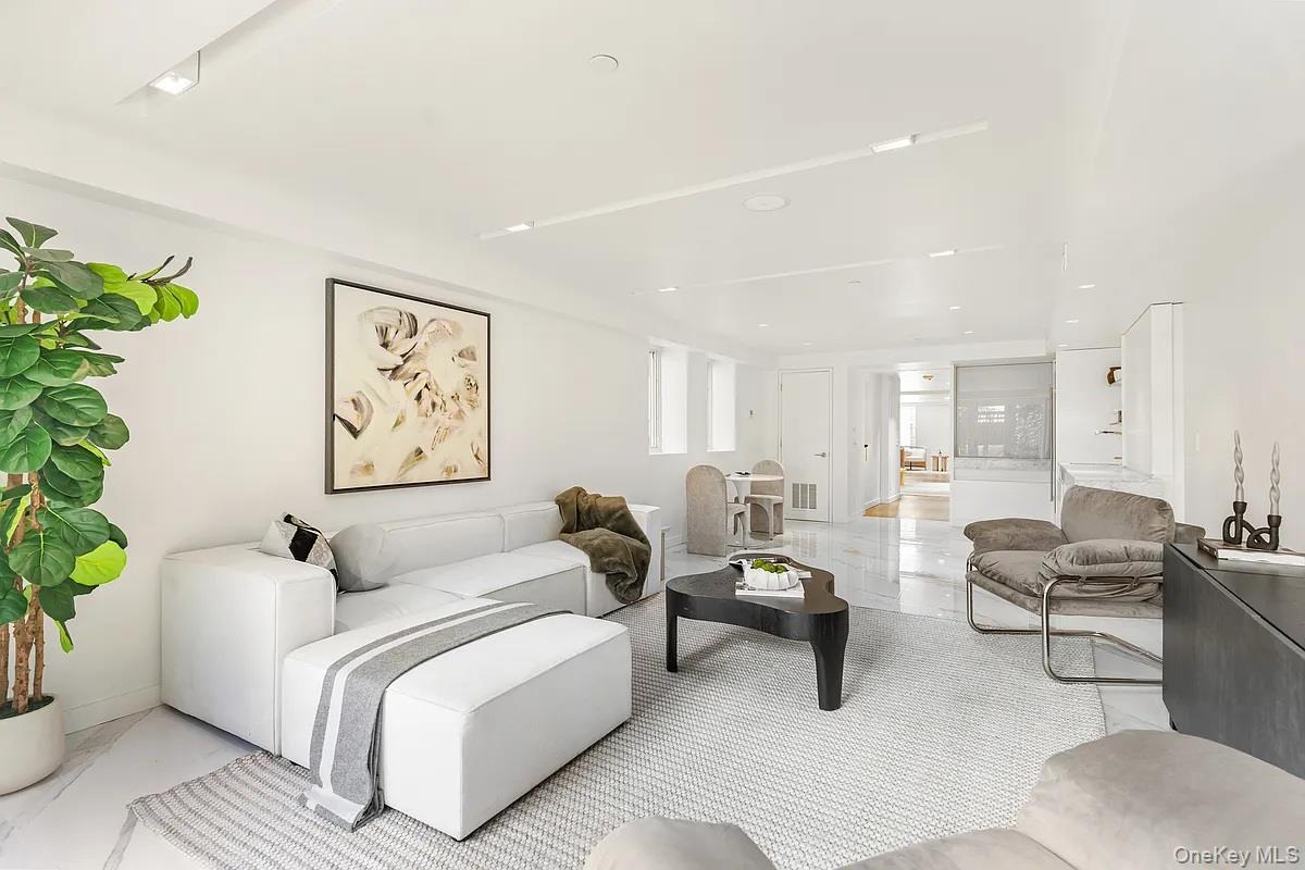 #2 photo, 135 E 38th Street, New York (Manhattan) , NY 10016