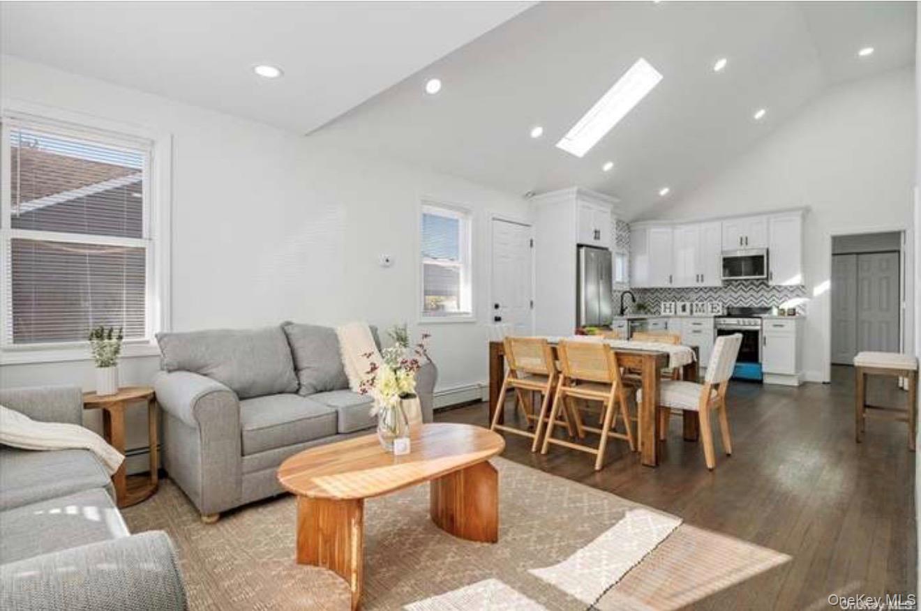 #2 photo, 455 Clayton Street, サフォーク郡 Central Islip , NY 11722