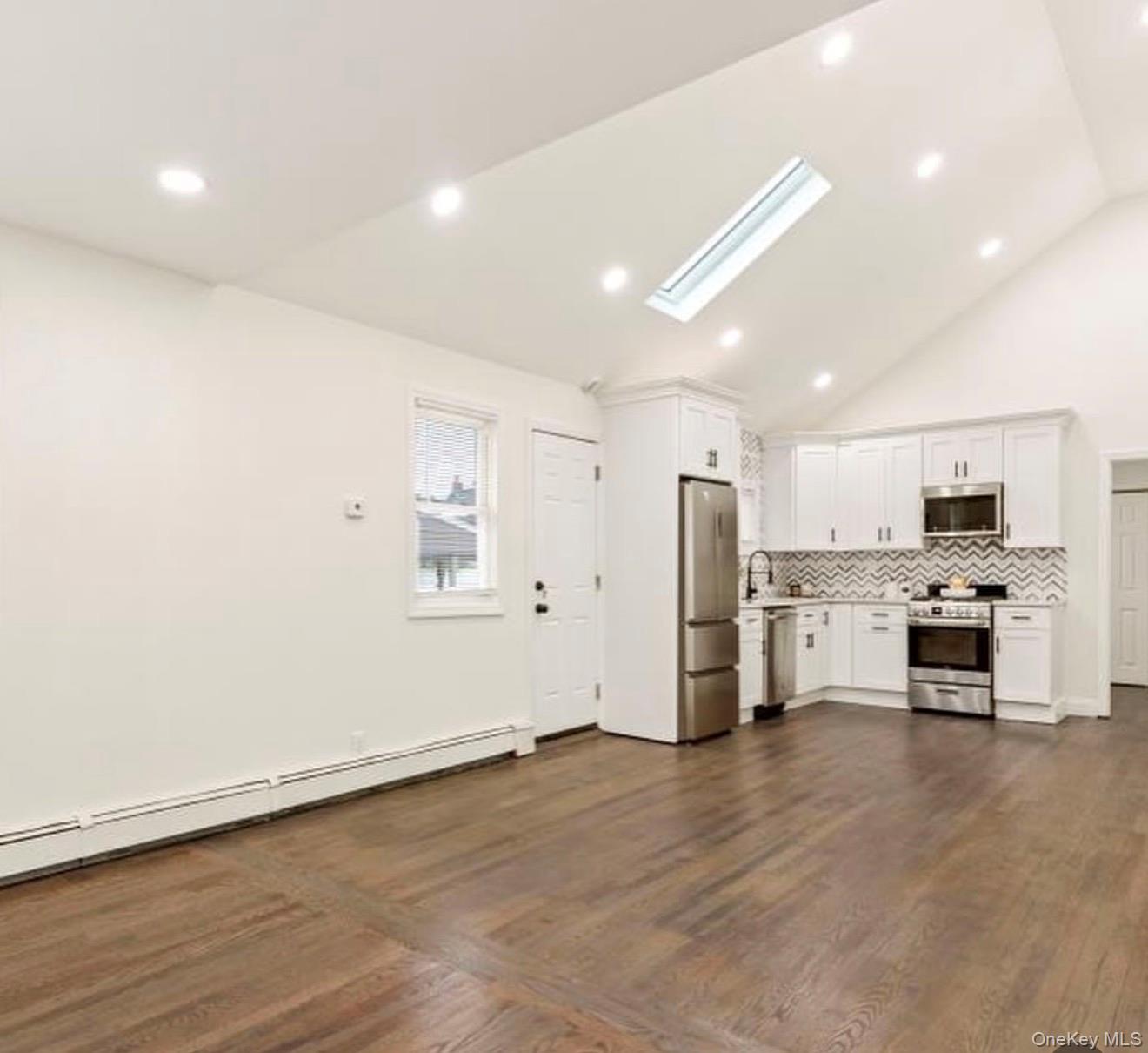 #4 photo, 455 Clayton Street, サフォーク郡 Central Islip , NY 11722