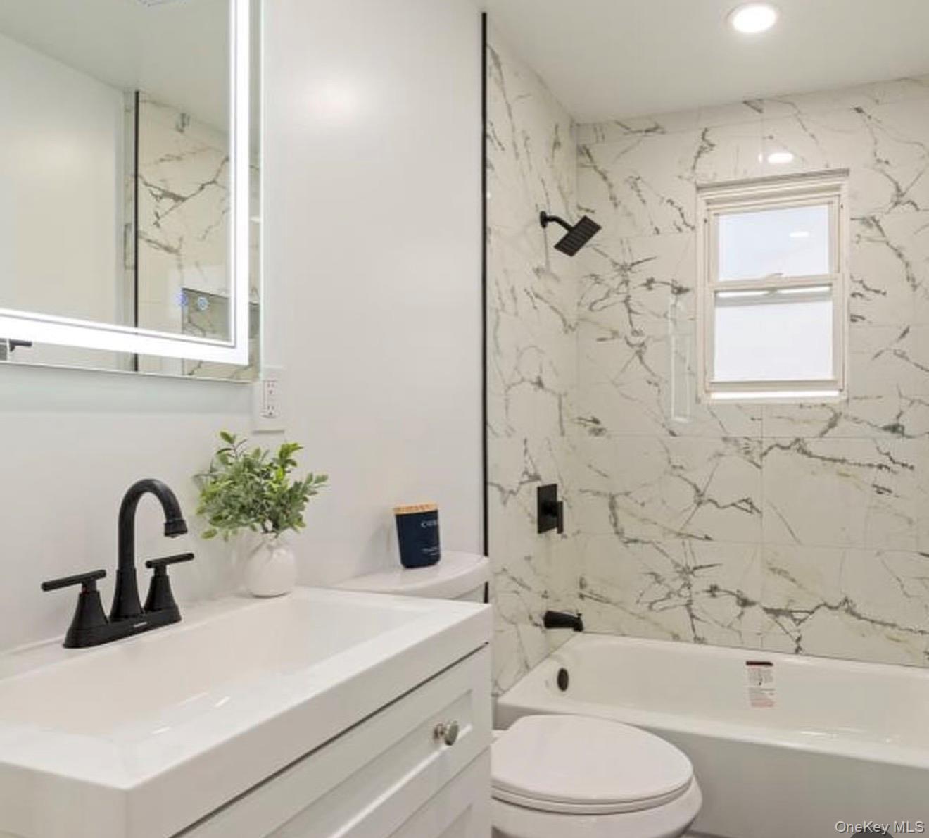 #5 photo, 455 Clayton Street, サフォーク郡 Central Islip , NY 11722