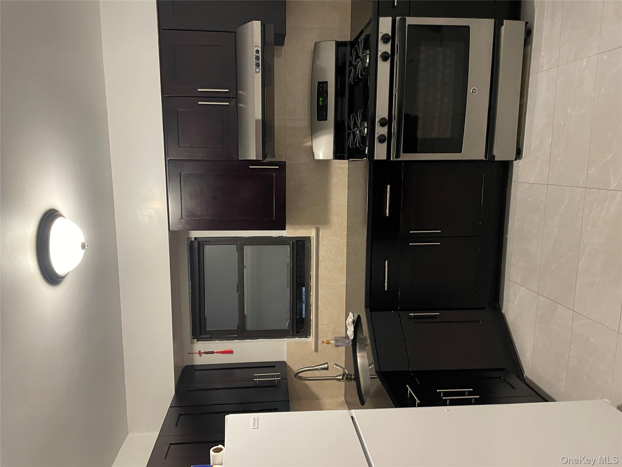 #3 photo, 40-66 Denman St, एल्महर्स्ट Elmhurst , NY 11373