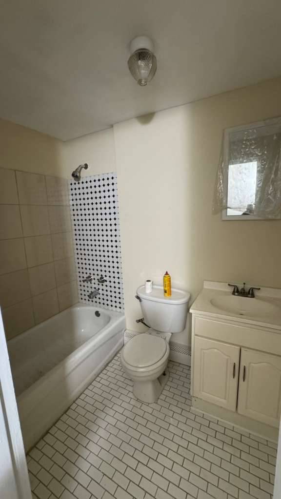 #12 photo, 1124 East 100th Street, Canarsie , NY 11236