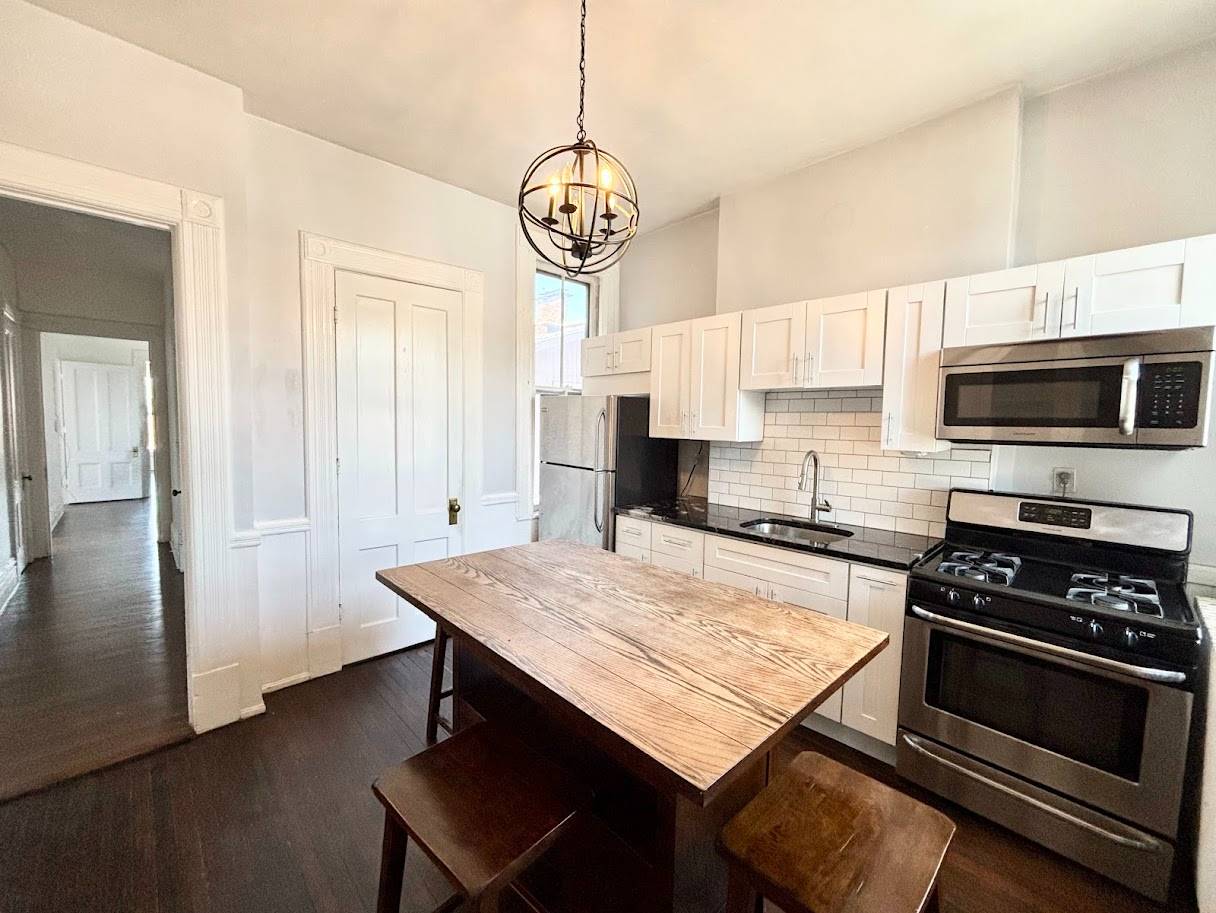 #1 photo, 108 4th Street, #Floor 3, Troy , NY 12180