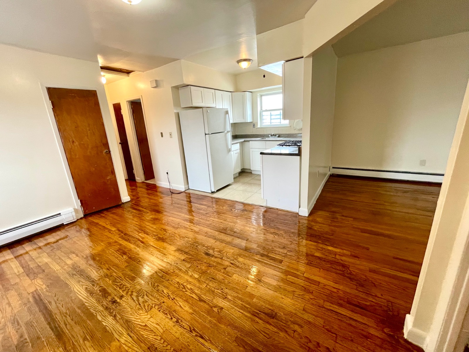 #6 photo, 2916 Gunther Avenue, East Bronx , NY 10469