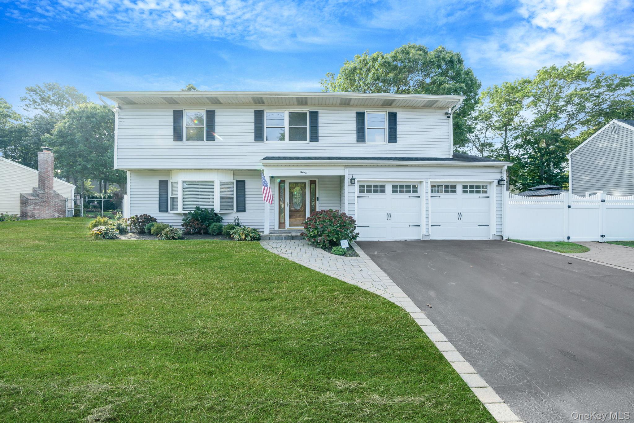 #1 photo, 20 Janet Street, 东长岛 Port Jefferson Station , NY 11776