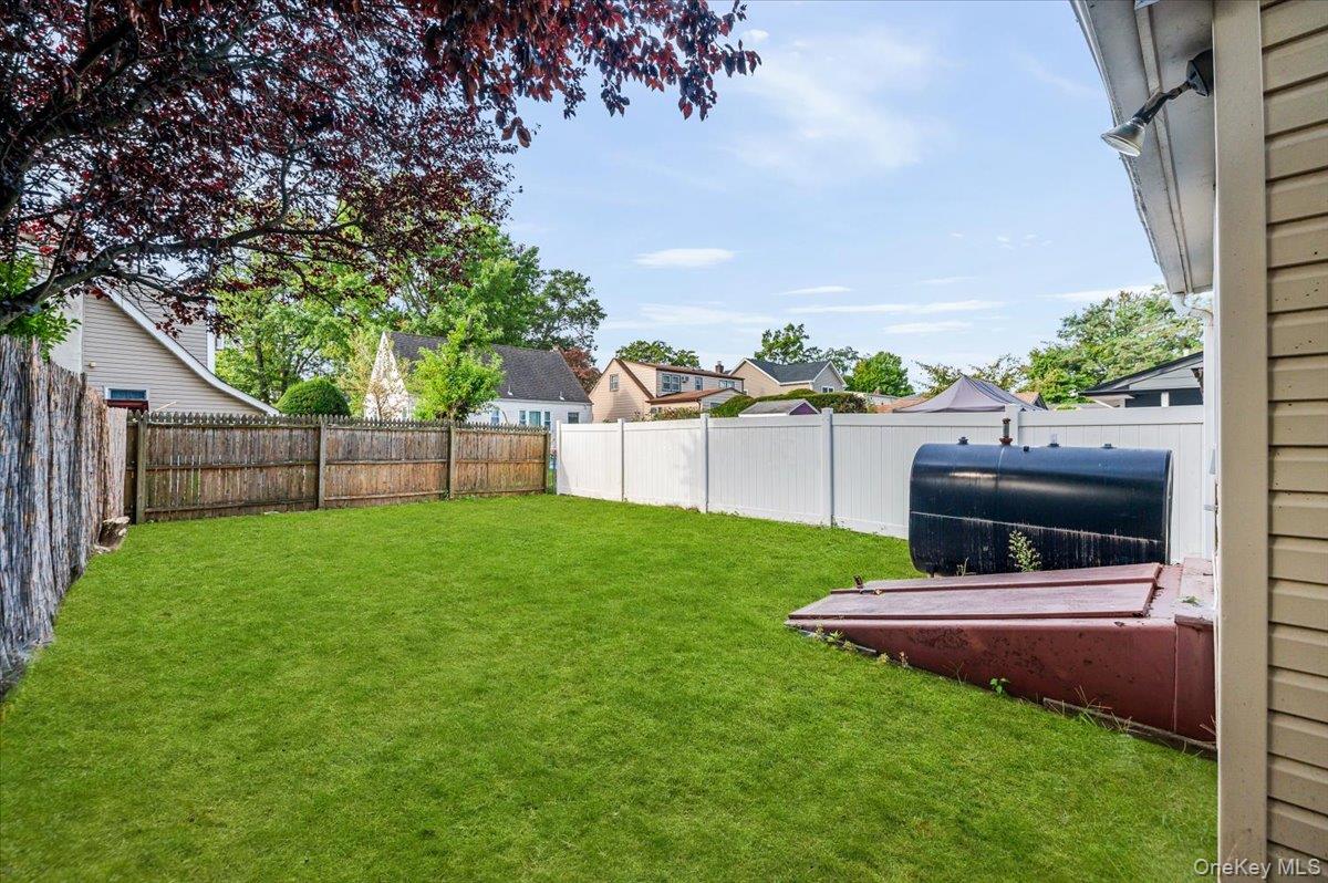 #13 photo, 542 May Street, ナッソー郡 South Hempstead , NY 11550