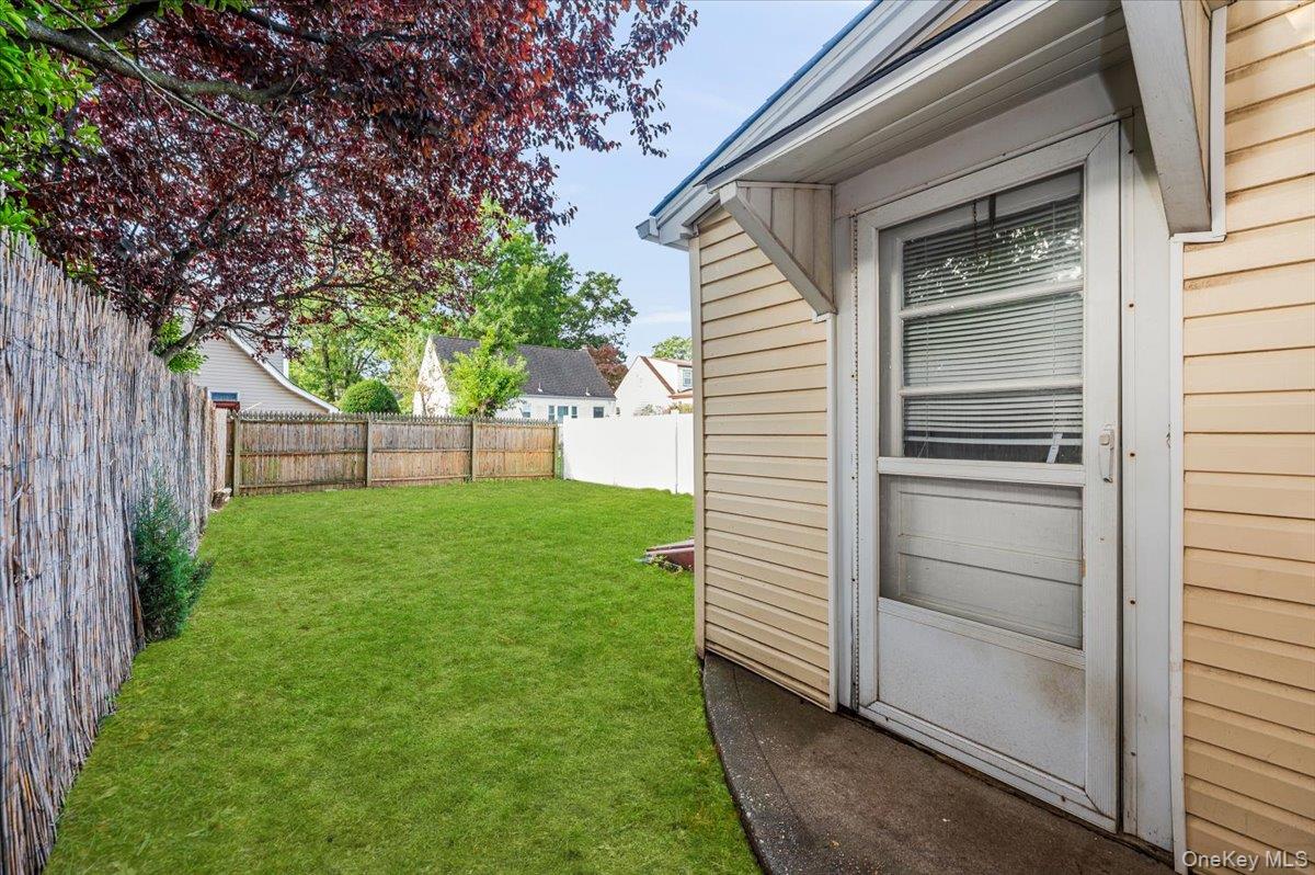 #15 photo, 542 May Street, ナッソー郡 South Hempstead , NY 11550