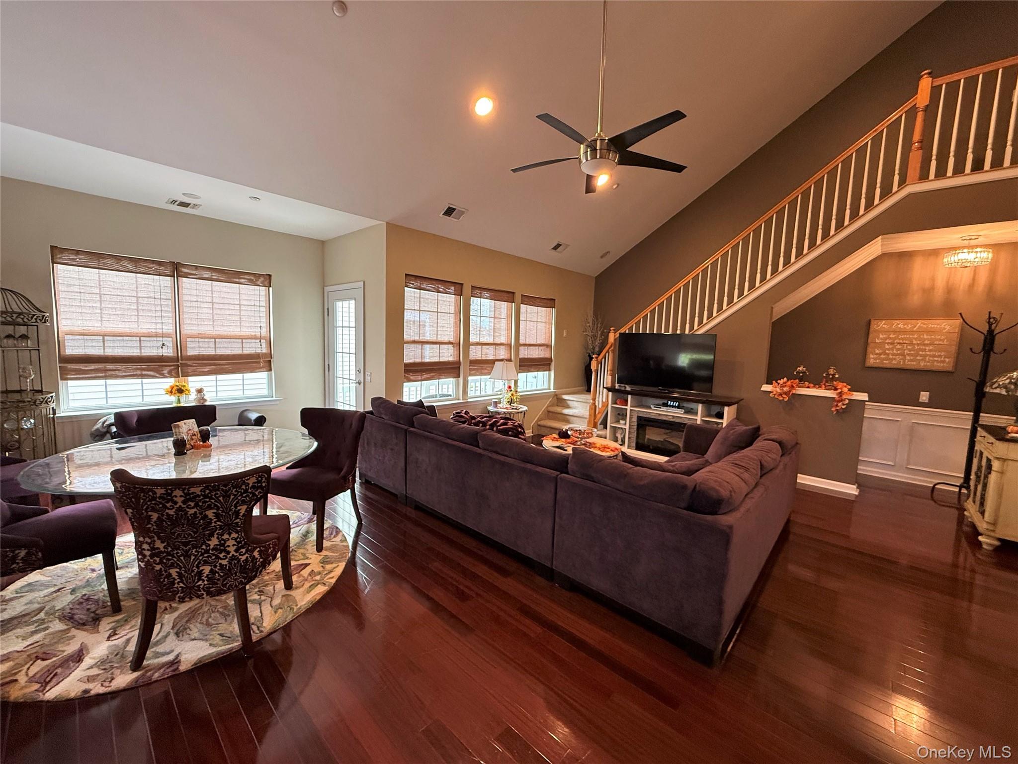 #10 photo, 24 Strangford Court, ナッソー郡 Oceanside , NY 11572