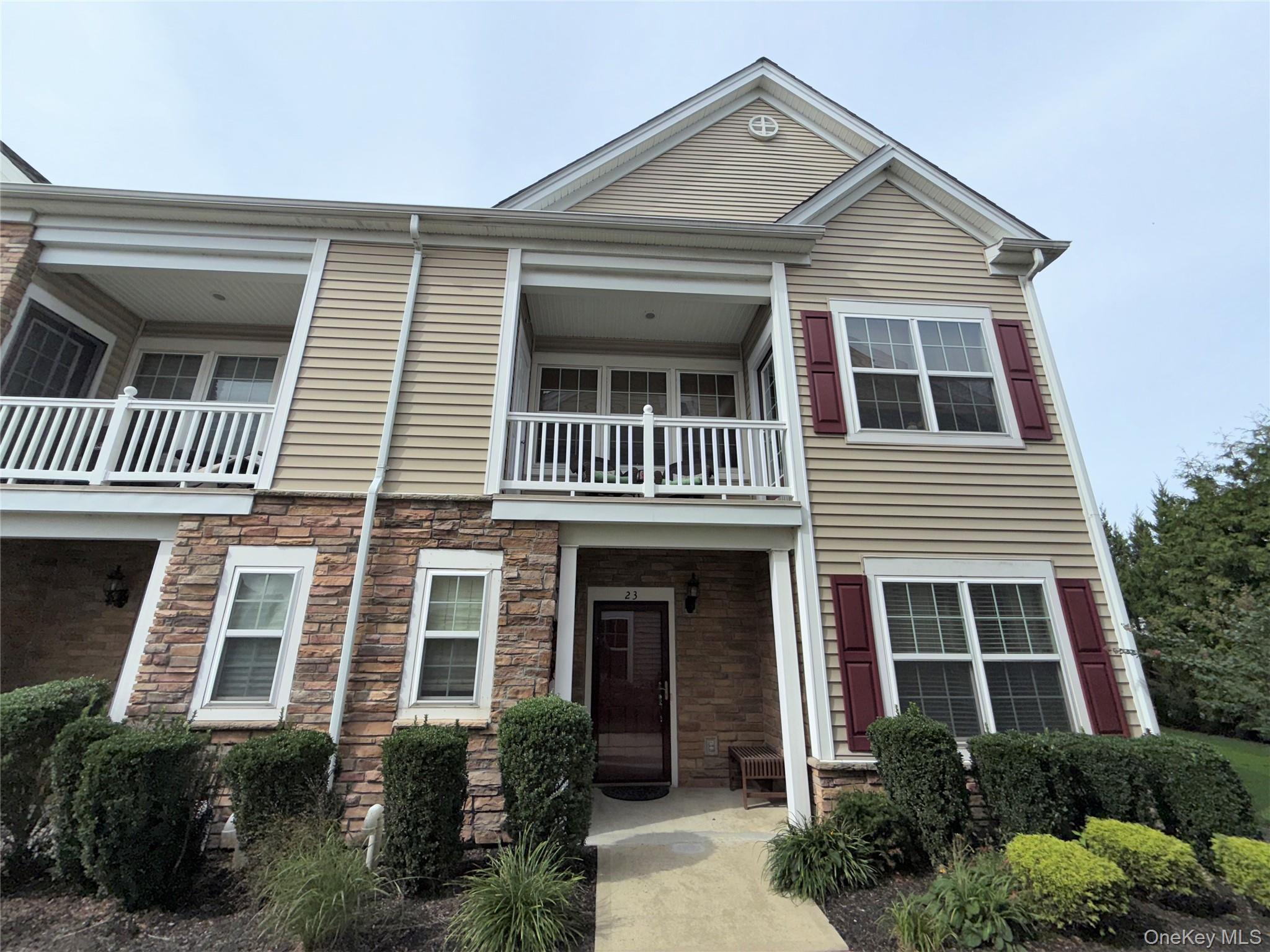 #2 photo, 24 Strangford Court, ナッソー郡 Oceanside , NY 11572