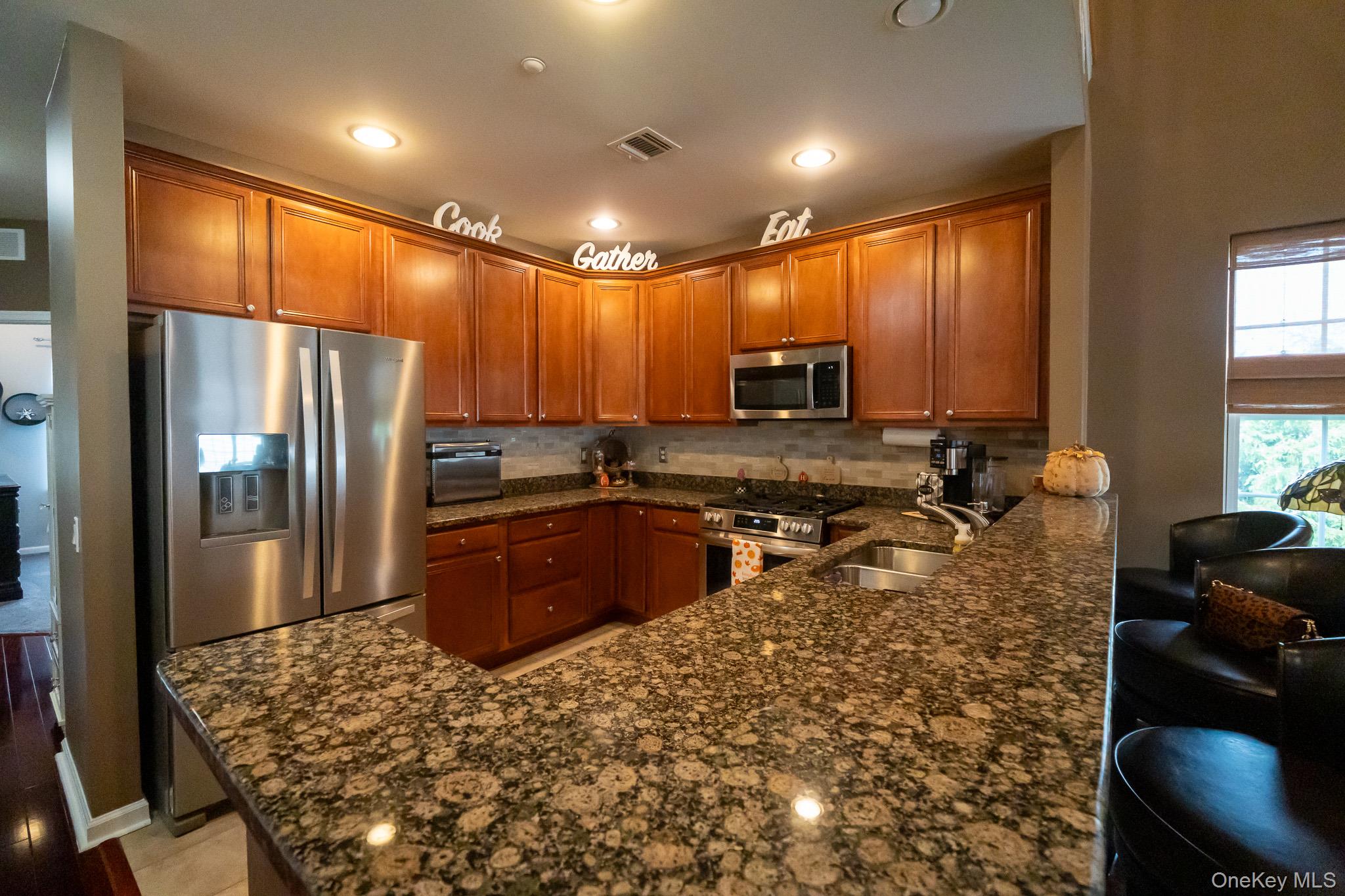 #4 photo, 24 Strangford Court, ナッソー郡 Oceanside , NY 11572