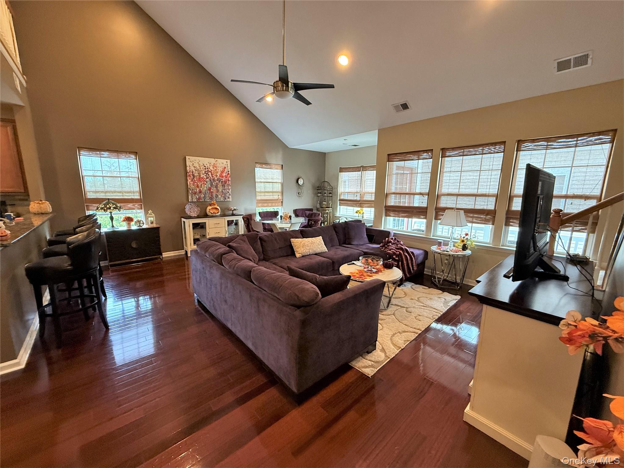 #8 photo, 24 Strangford Court, ナッソー郡 Oceanside , NY 11572