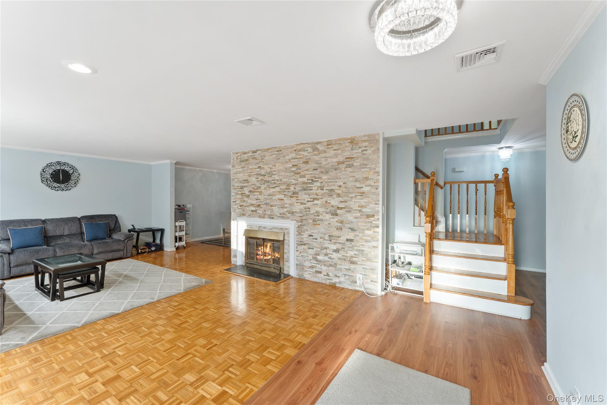 #3 photo, 174 Delaware Avenue, Freeport , NY 11520