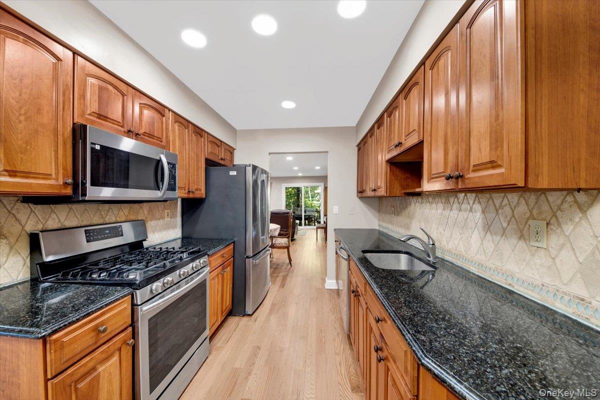 #3 photo, 10 Ironwood Drive, Highland Mills , NY 10930