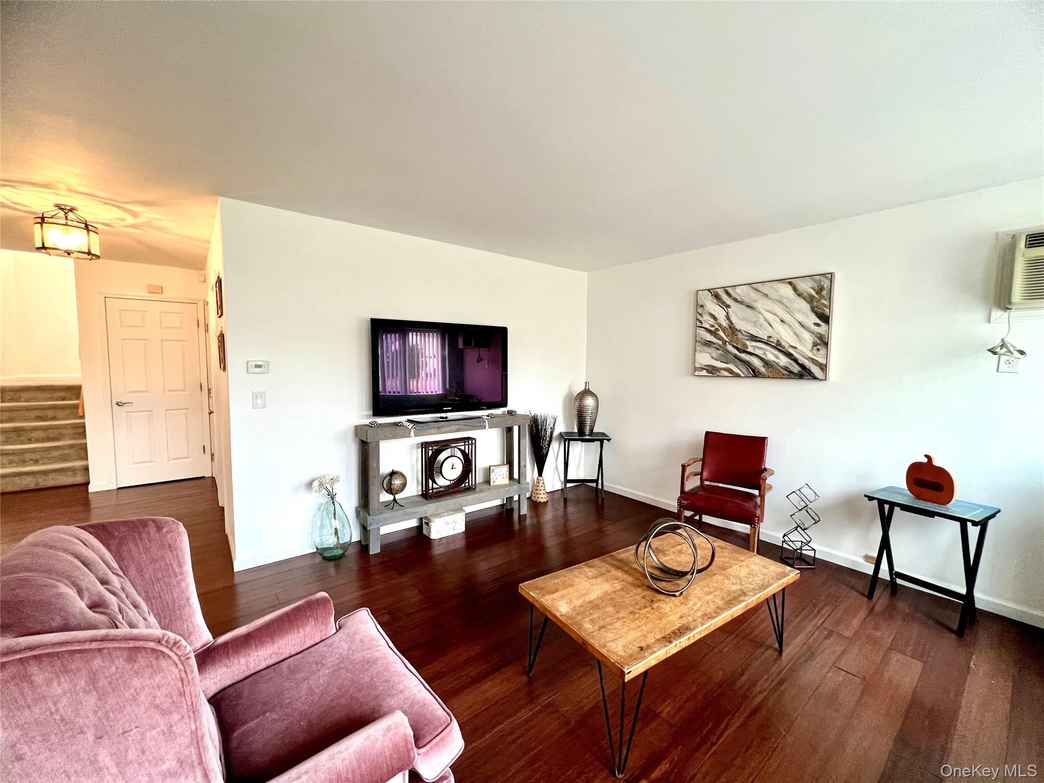 #4 photo, 5 Raleigh Close, Middletown , NY 10940