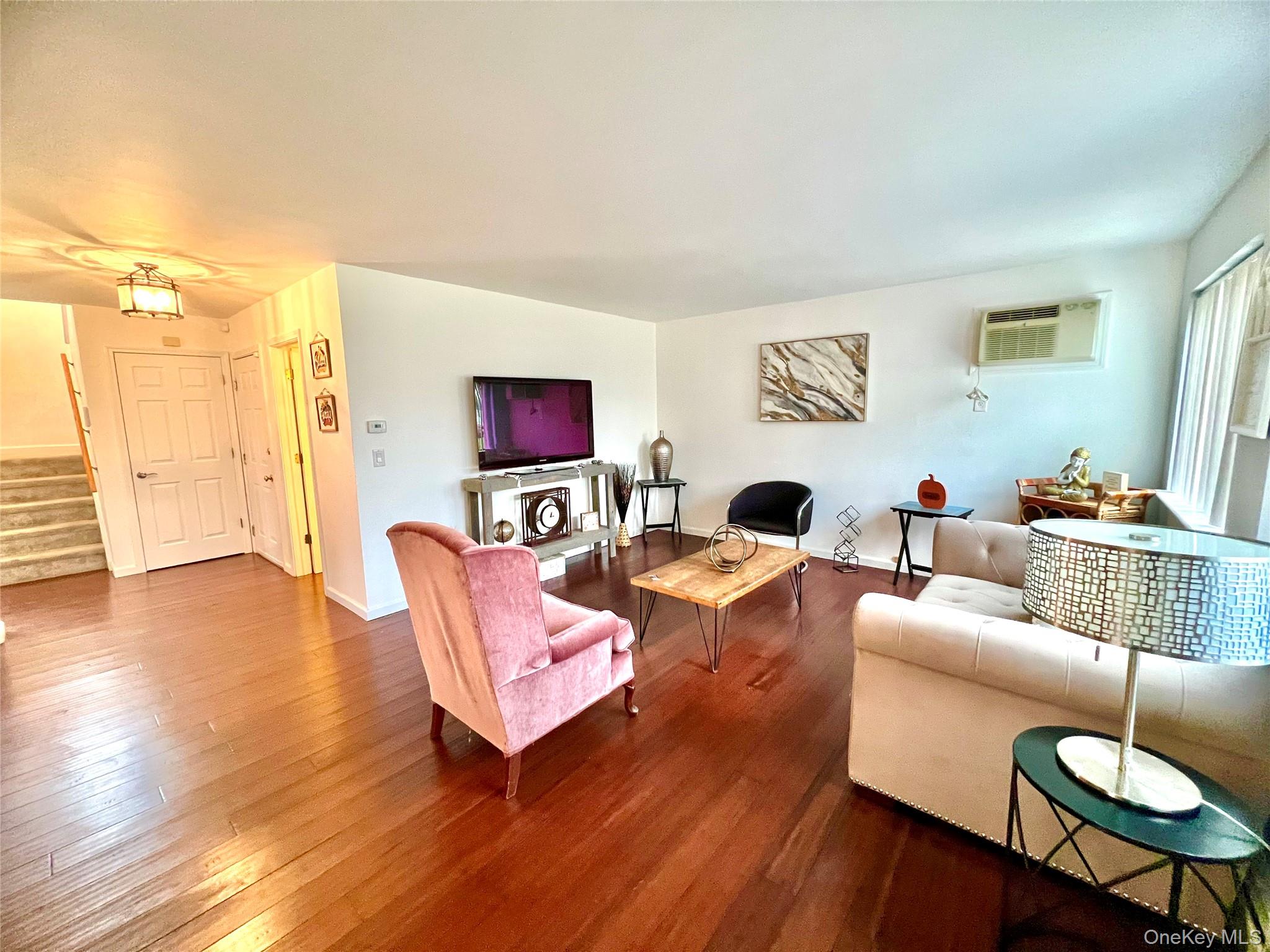 #6 photo, 5 Raleigh Close, Middletown , NY 10940