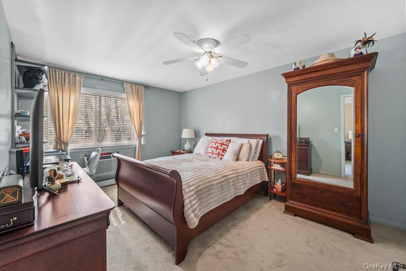 #10 photo, 500 Pondside Drive, White Plains , NY 10607