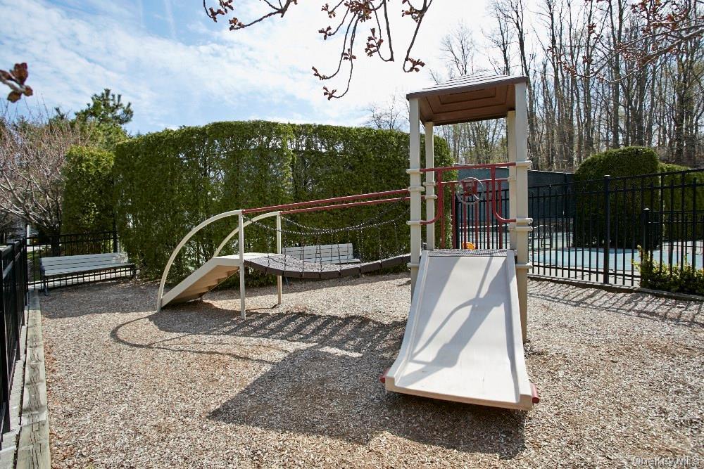 #19 photo, 500 Pondside Drive, White Plains , NY 10607