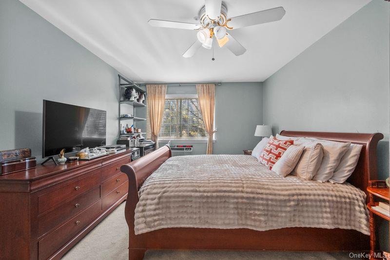 #9 photo, 500 Pondside Drive, White Plains , NY 10607