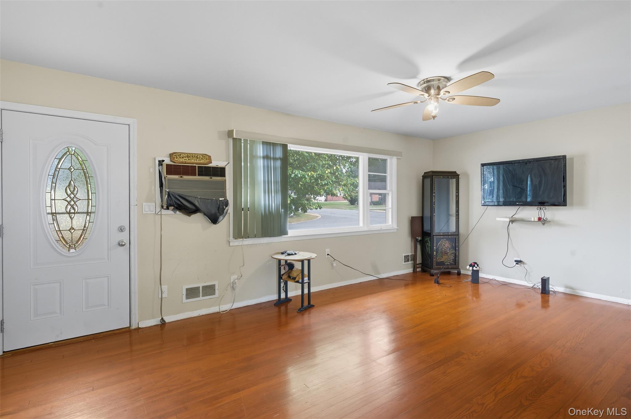 #4 photo, 40 Flemming Drive, Newburgh , NY 12550