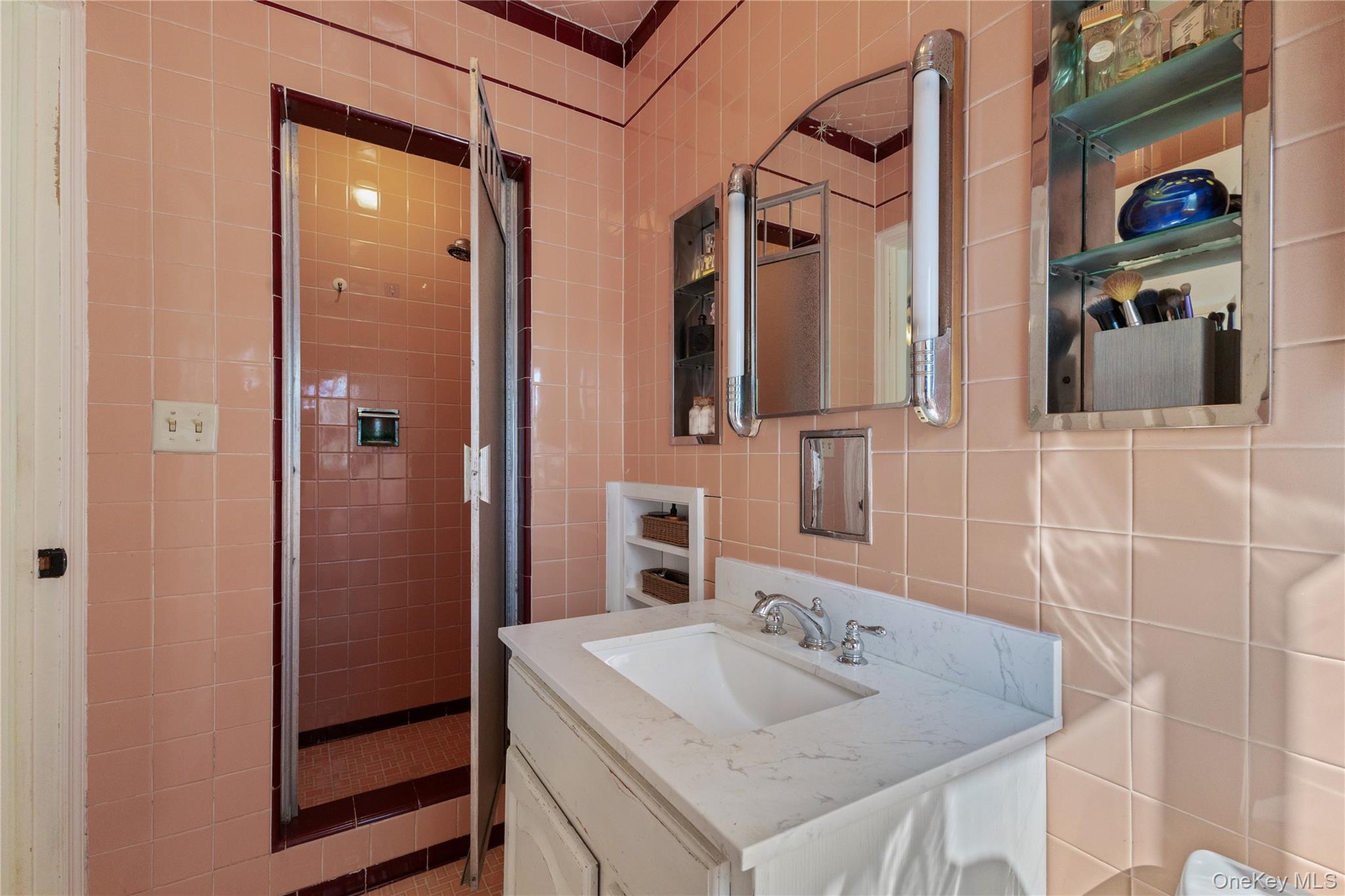 #17 photo, 1645 Amazon Road, Mohegan Lake , NY 10547