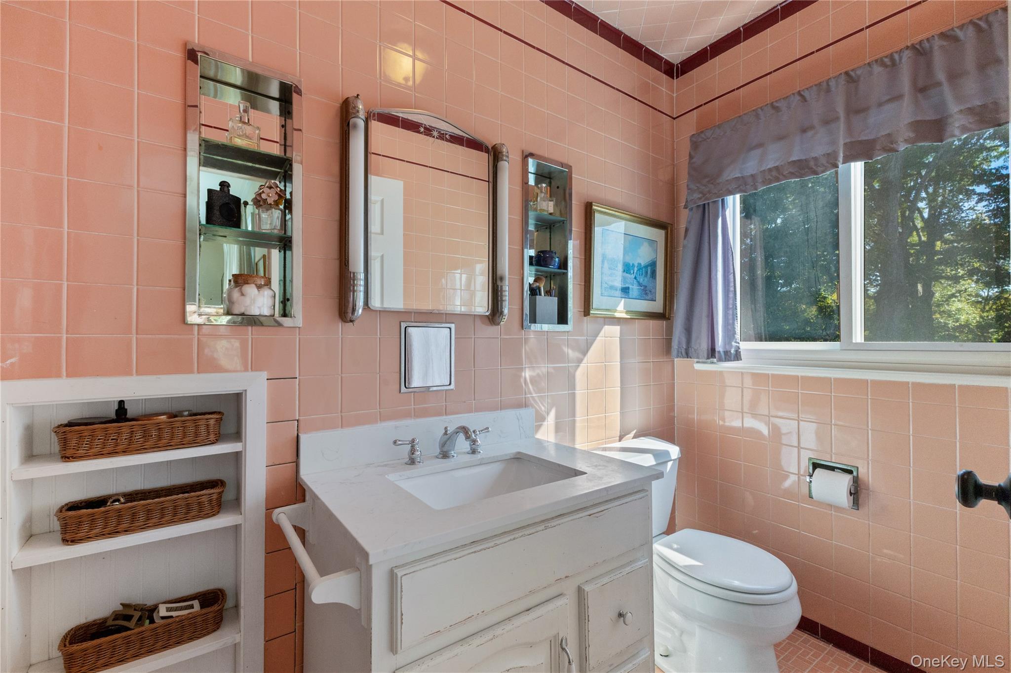 #18 photo, 1645 Amazon Road, Mohegan Lake , NY 10547