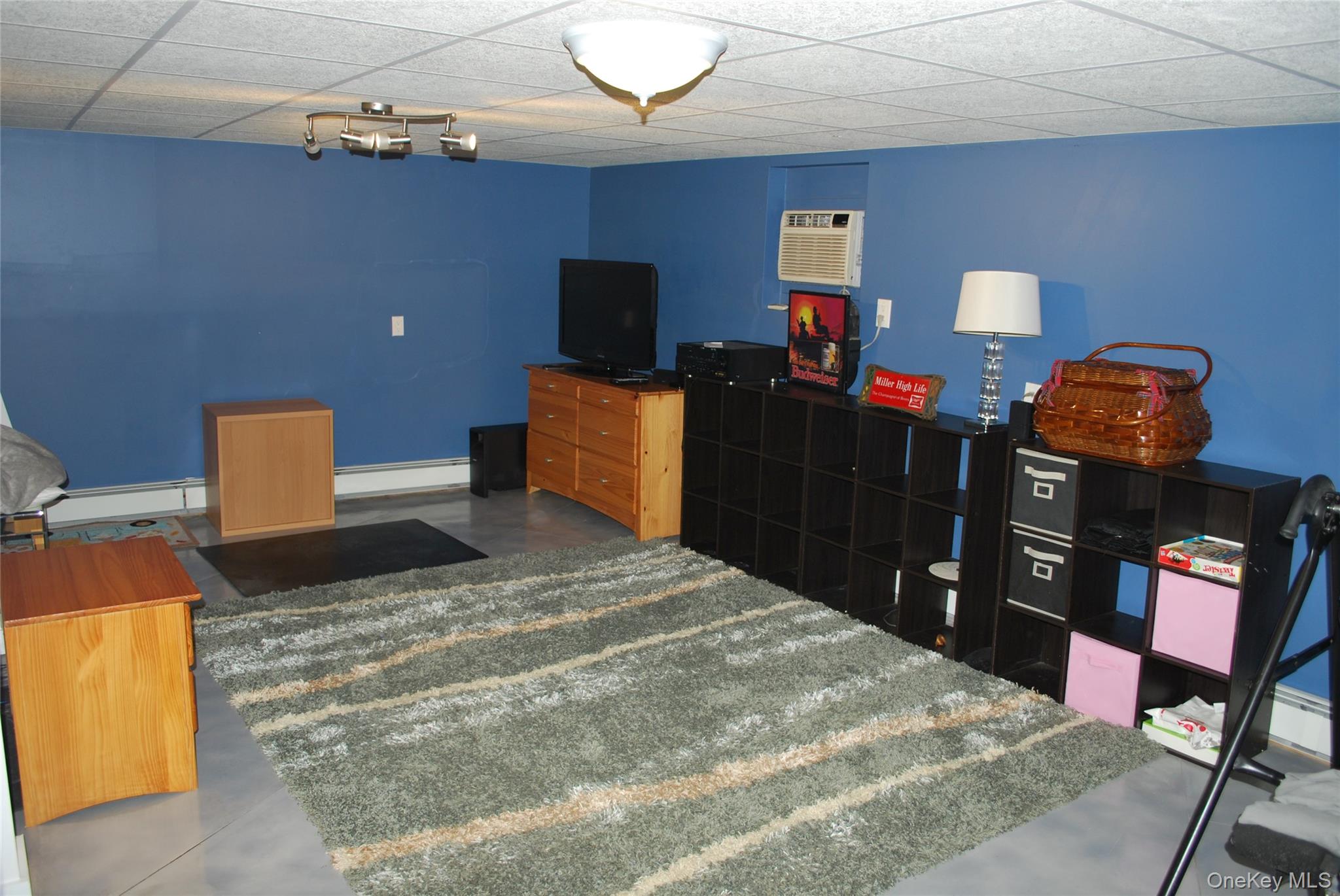 #17 photo, 297 Clocks Boulevard, Massapequa , NY 11758