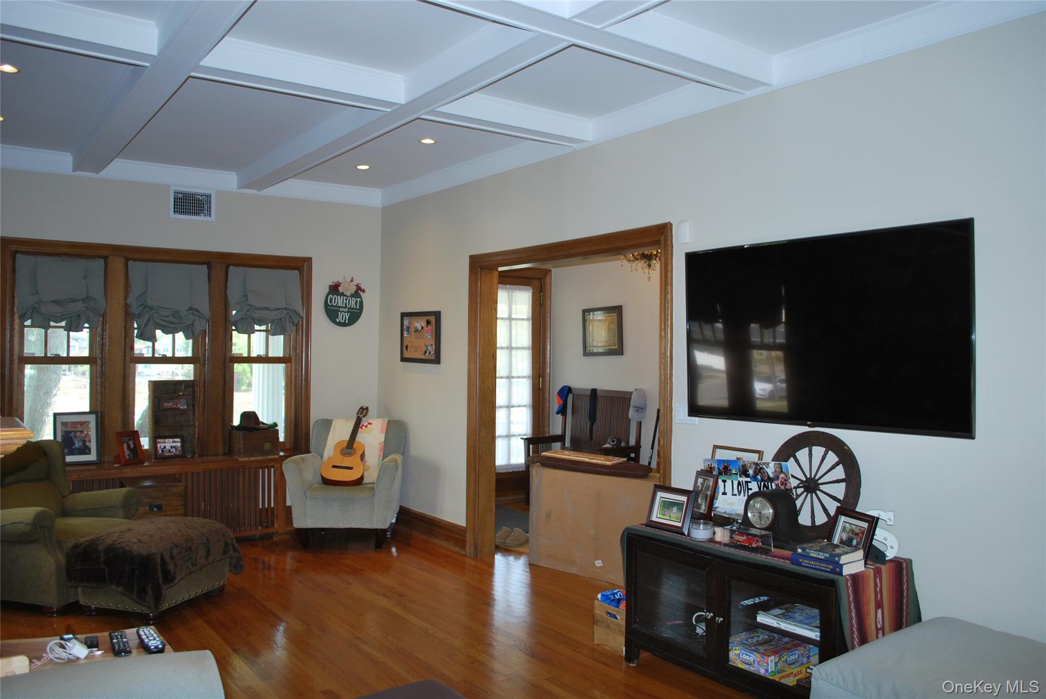 #4 photo, 297 Clocks Boulevard, Massapequa , NY 11758