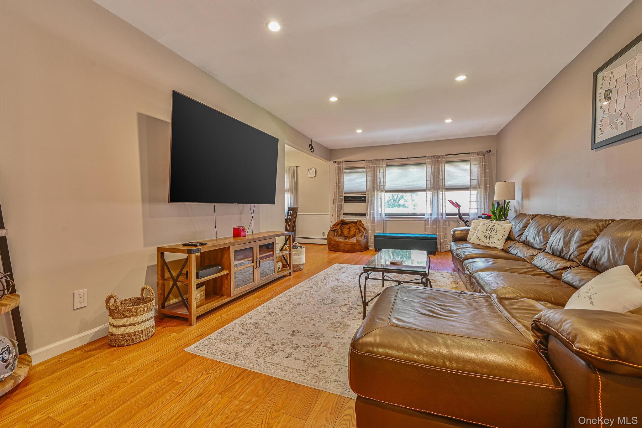 #5 photo, 5 Adelaide Street, 长岛 花卉园 Floral Park , NY 11001