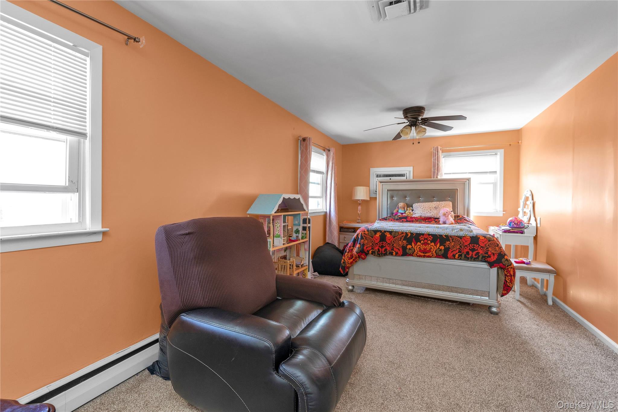 #18 photo, 80 Rosalie Court, ナッソー郡 East Meadow , NY 11554