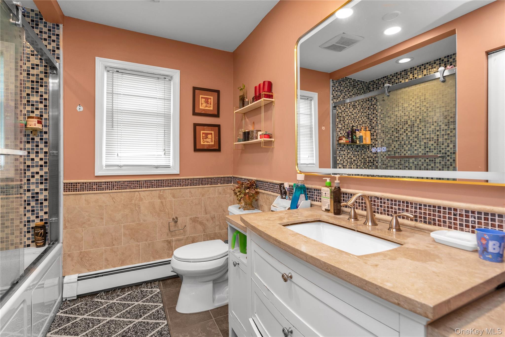 #19 photo, 80 Rosalie Court, ナッソー郡 East Meadow , NY 11554