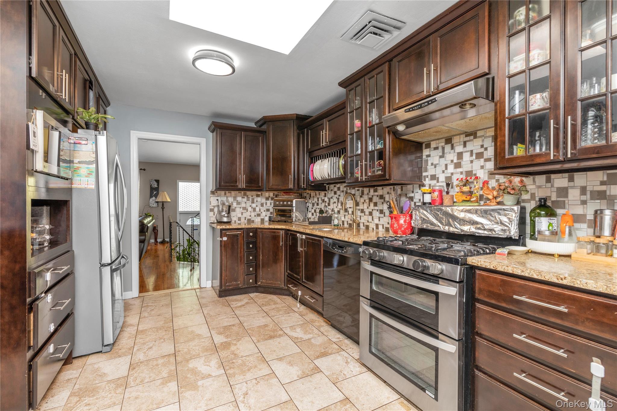 #7 photo, 80 Rosalie Court, ナッソー郡 East Meadow , NY 11554