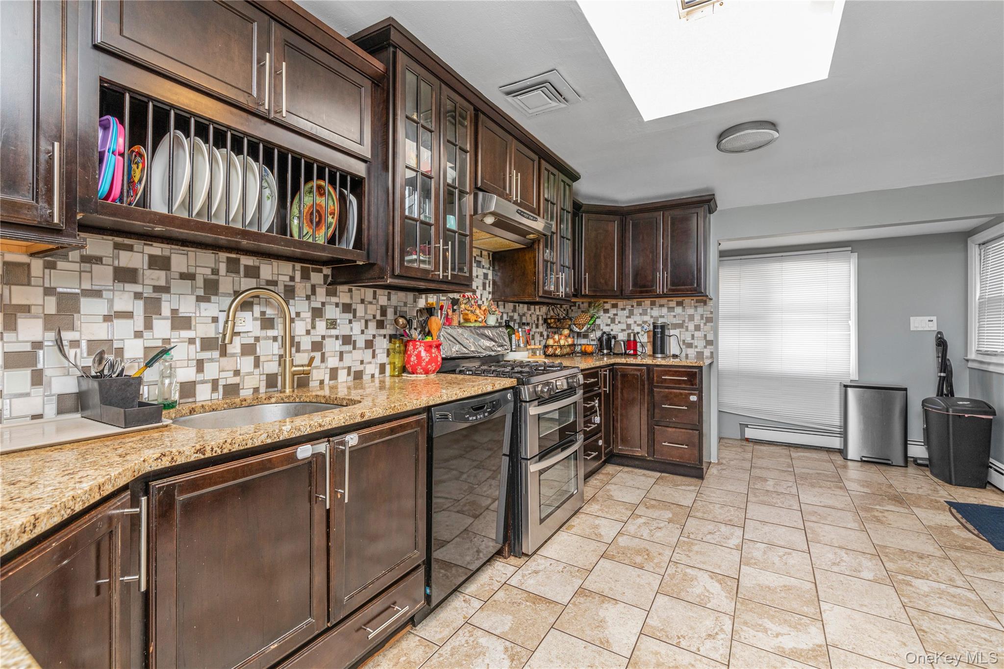 #8 photo, 80 Rosalie Court, ナッソー郡 East Meadow , NY 11554