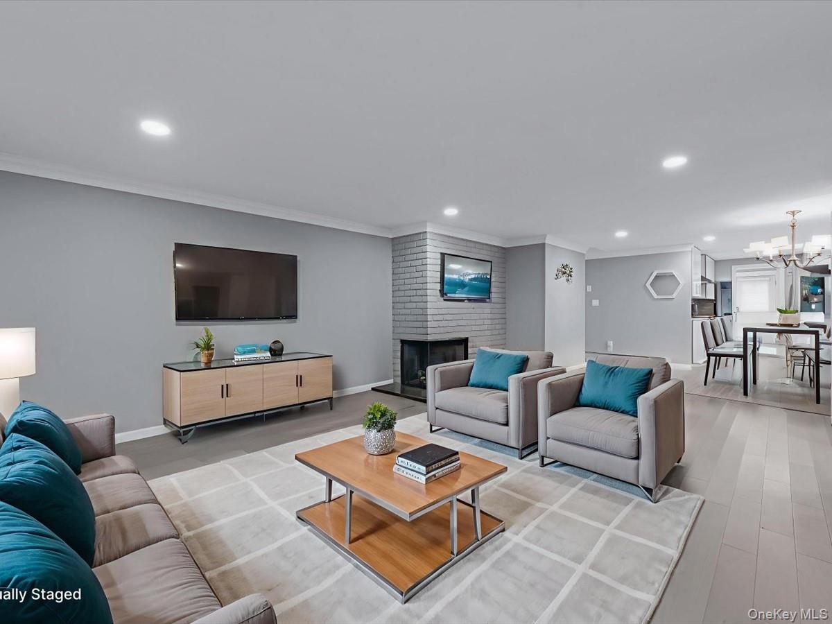 #6 photo, 19 Ridge Drive, Roslyn , NY 11576