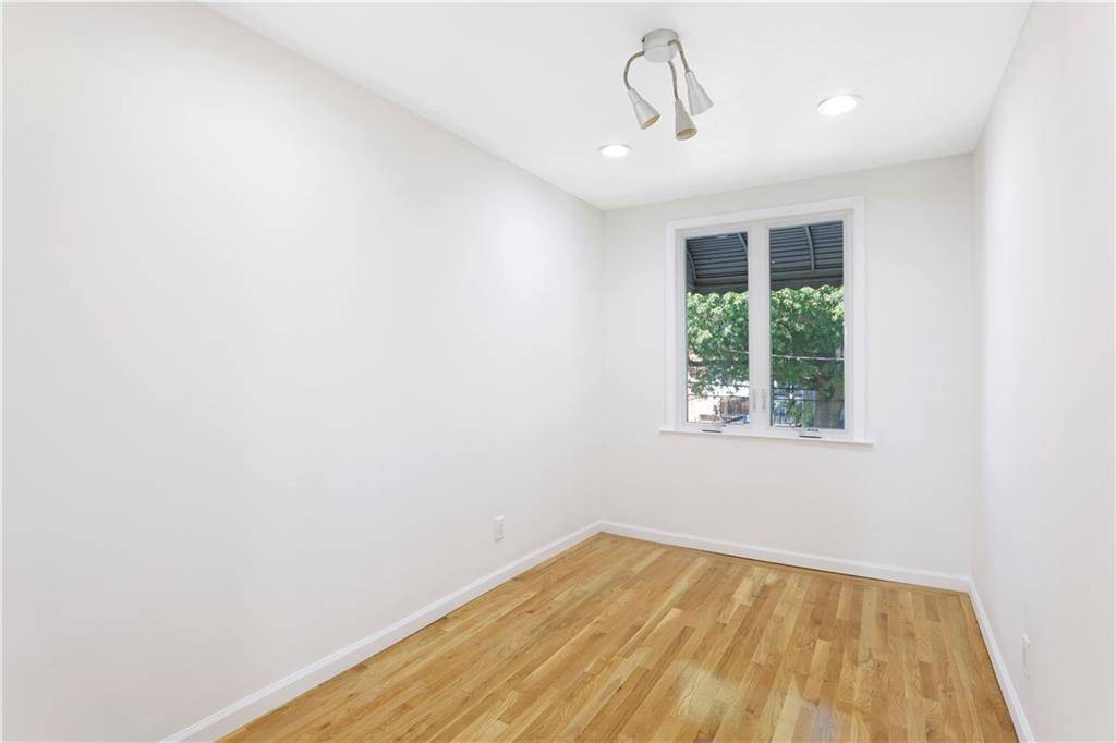 #4 photo, 2443 E 1st St, Gravesend , NY 11223