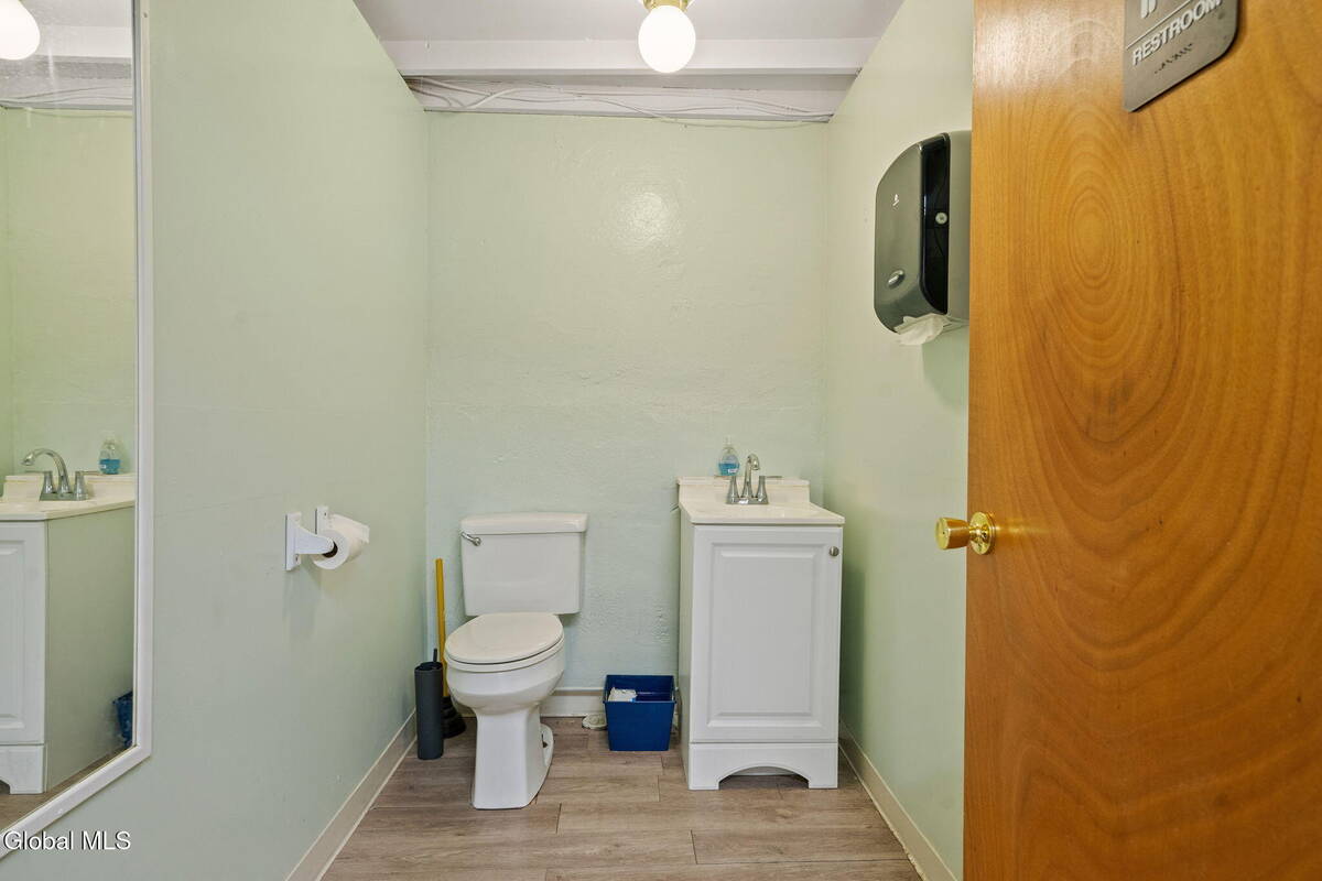 #13 photo, 175-179 Columbia Turnpike, East Greenbush , NY 12144