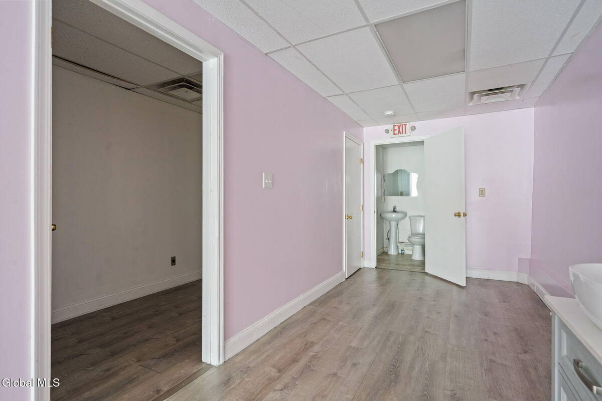 #19 photo, 175-179 Columbia Turnpike, East Greenbush , NY 12144